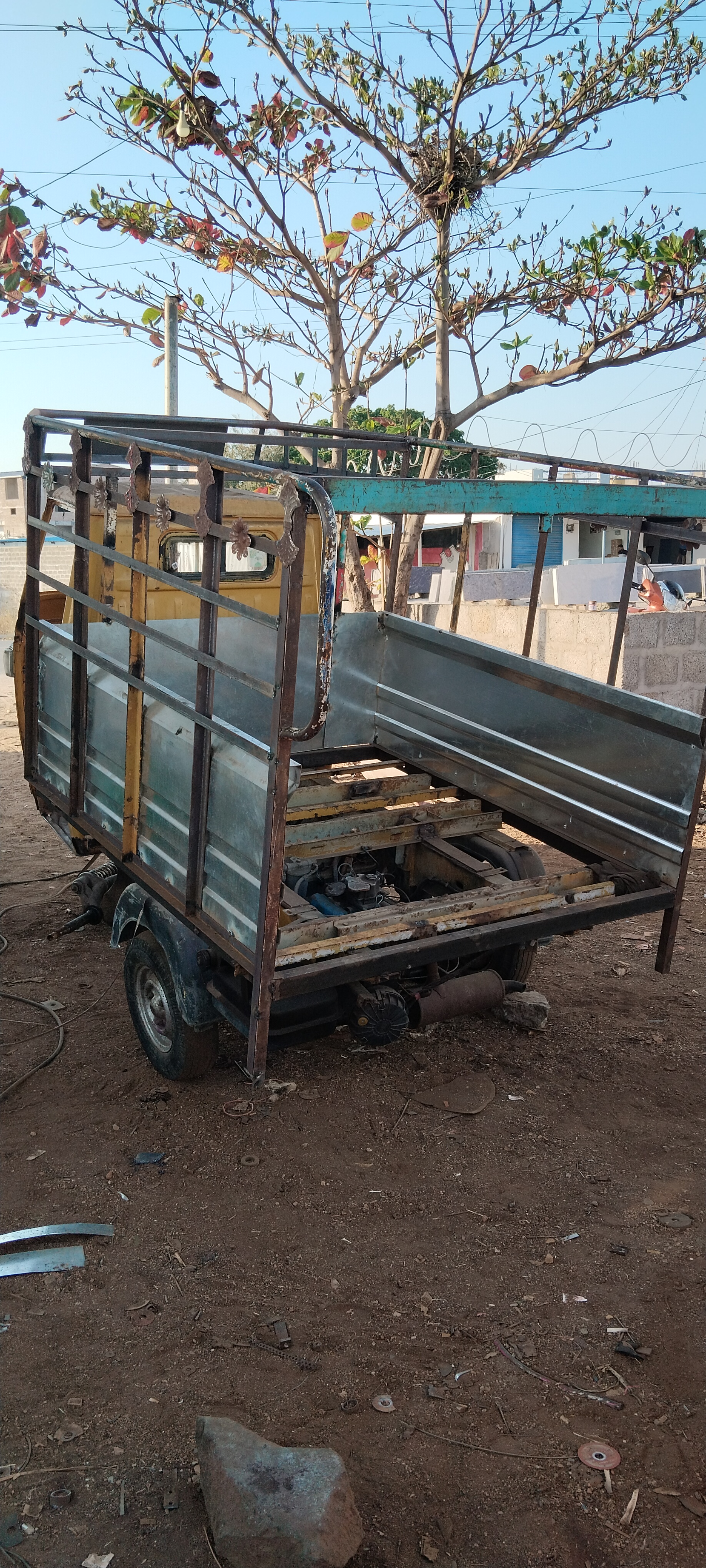 Three wheeler Auto Body pipe settings